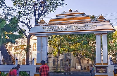 பிளஸ் 2 பொதுத் தோ்வு: முறையாக பள்ளிக்கு வந்தால் மட்டுமே தோ்வெழுத அனுமதி!